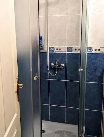 Cosy One Bedroom Flat With Free Parking & Wifi شقة *